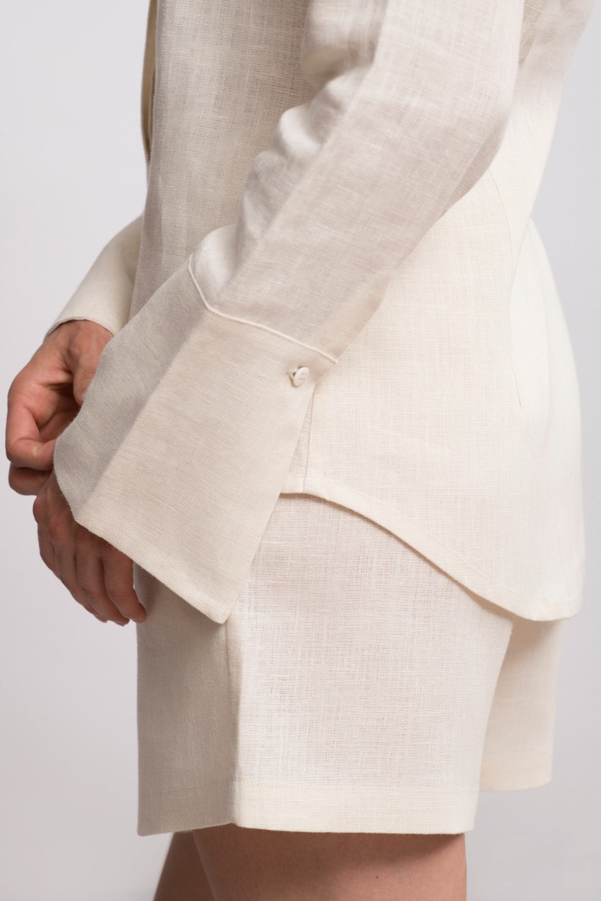 The Shaped Shirt in Crema